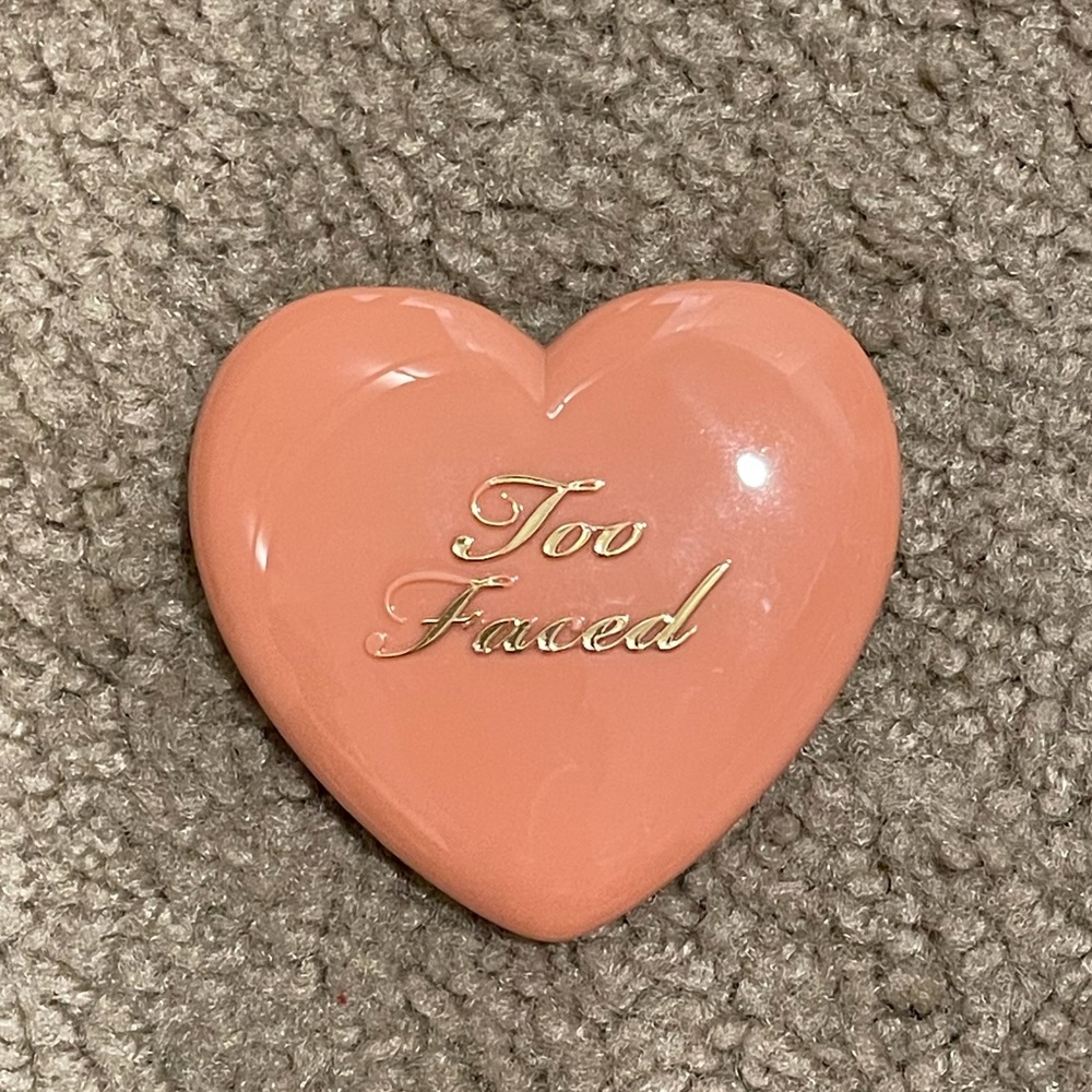 Too Faced Love Flush blush in ‘Baby Love’